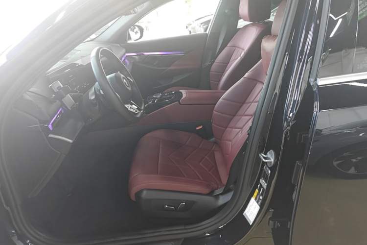 Used BMW i5 2025 eDrive 35L M Sport Package Left Front Seat