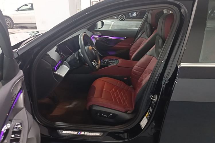 Used BMW i5 2025 eDrive 40L M Sport Package Left Front Seat