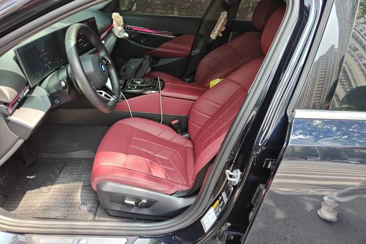 Used BMW i5 2025 eDrive 35L M Sport Package Left Front Seat