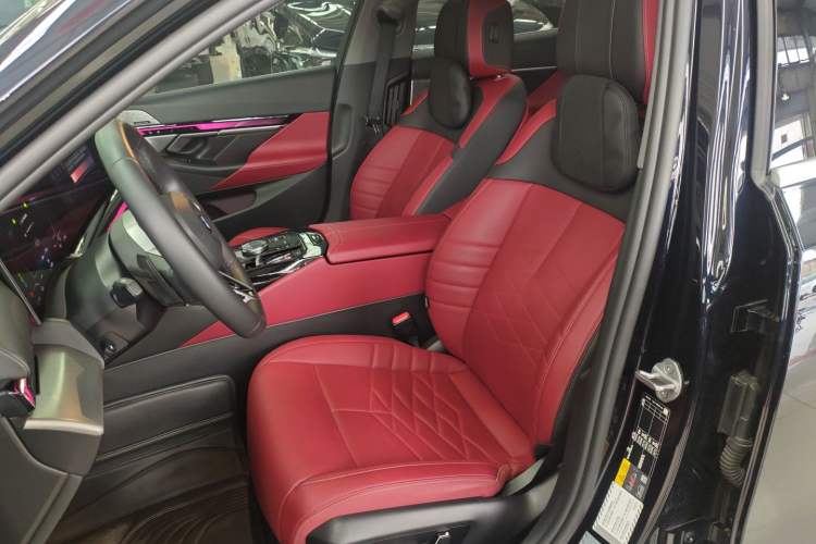 Used BMW i5 2025 eDrive 40L M Sport Package Left Front Seat
