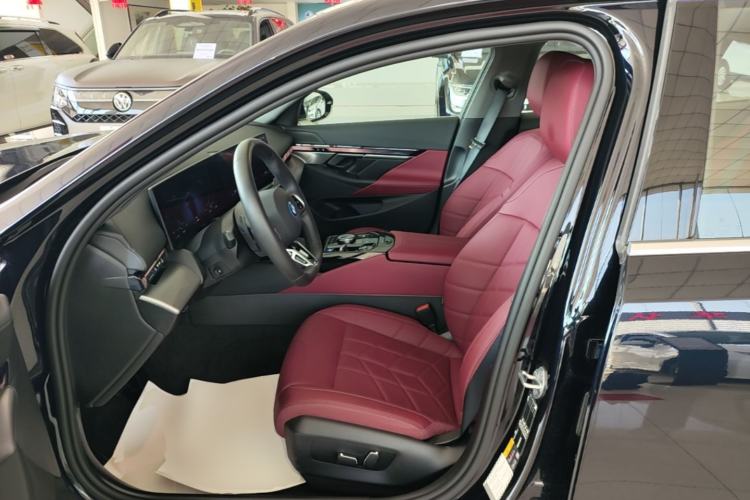 Used BMW i5 2025 eDrive 35L M Sport Package Left Front Seat