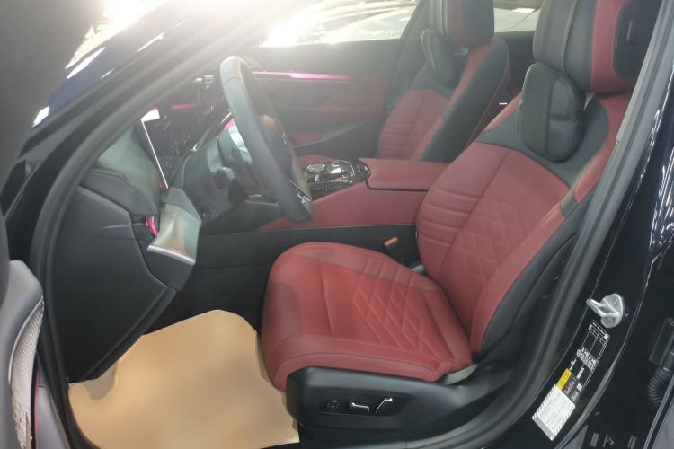 Used BMW i5 2025 eDrive 40L M Sport Package Left Front Seat