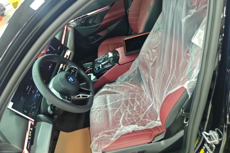 Used BMW i5 2025 eDrive 40L M Sport Package Left Front Seat