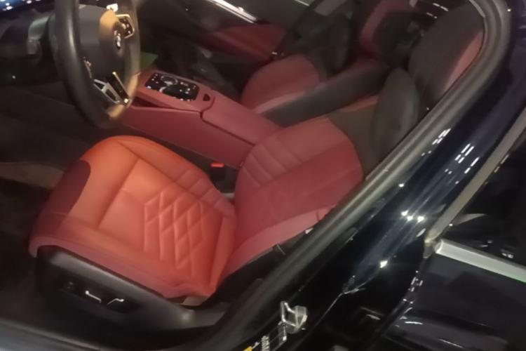 Used BMW i5 2025 eDrive 40L M Sport Package Left Front Seat
