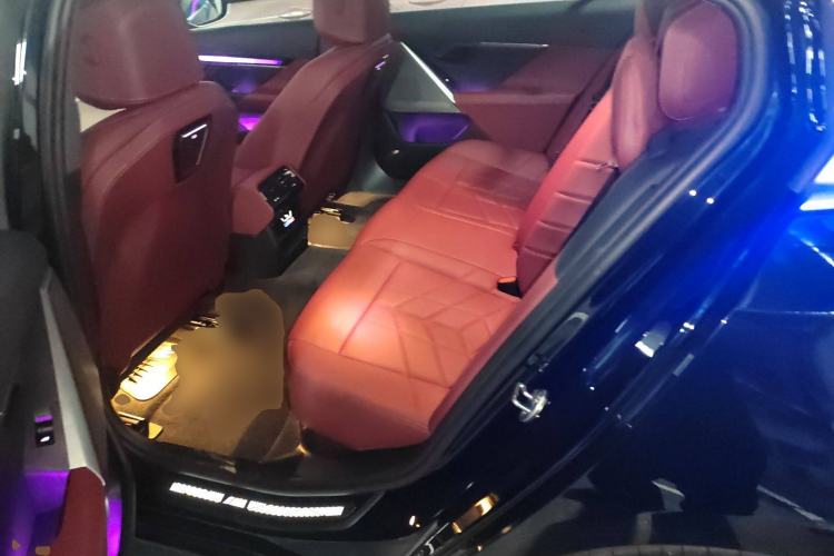 Used BMW i5 2025 eDrive 35L M Sport Package Left Rear Seat