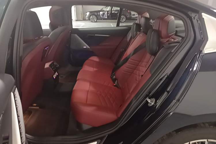 Used BMW i5 2025 eDrive 40L M Sport Package Left Rear Seat