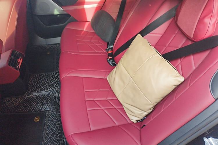 Used BMW i5 2025 eDrive 35L M Sport Package Left Rear Seat