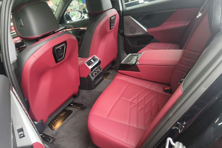 Used BMW i5 2025 eDrive 40L M Sport Package Left Rear Seat