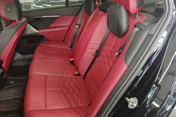 Used BMW i5 2025 eDrive 40L M Sport Package Left Rear Seat