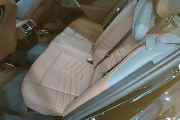 Used BMW i5 2025 eDrive 40L M Sport Package Left Rear Seat