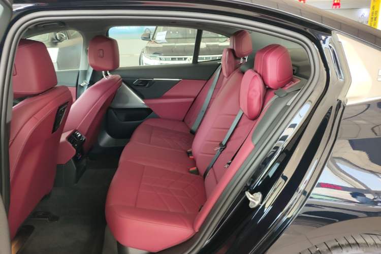 Used BMW i5 2025 eDrive 35L M Sport Package Left Rear Seat