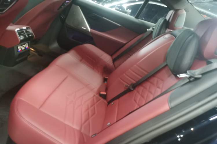 Used BMW i5 2025 eDrive 40L M Sport Package Left Rear Seat