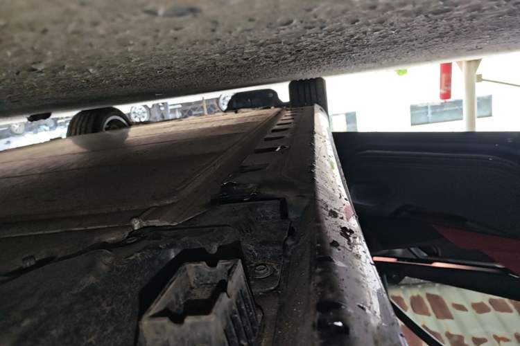 Used BMW i5 2025 eDrive 35L M Sport Package Left Side Sill