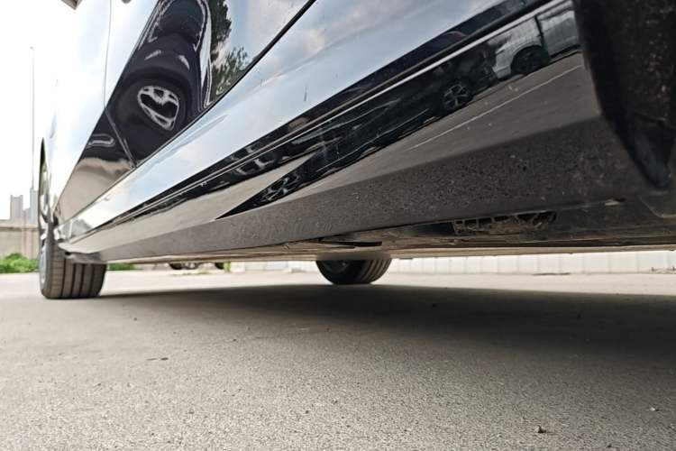 Used BMW i5 2025 eDrive 35L M Sport Package Left Side Sill