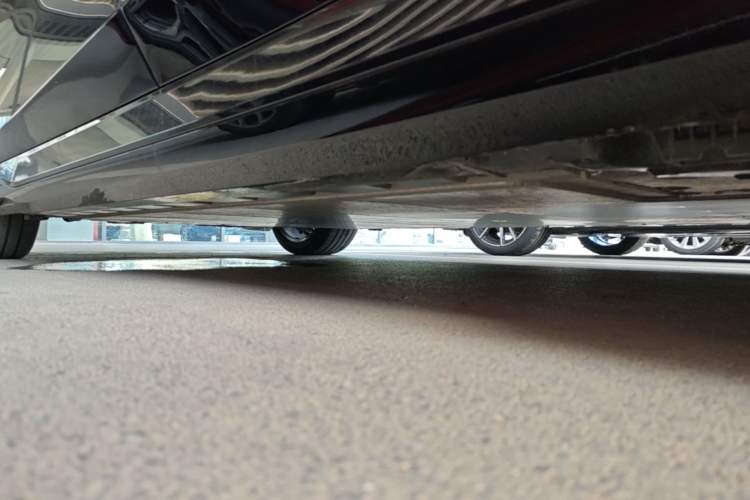 Used BMW i5 2025 eDrive 35L M Sport Package Left Side Sill
