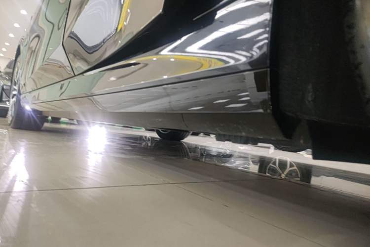 Used BMW i5 2025 eDrive 35L M Sport Package Left Side Sill