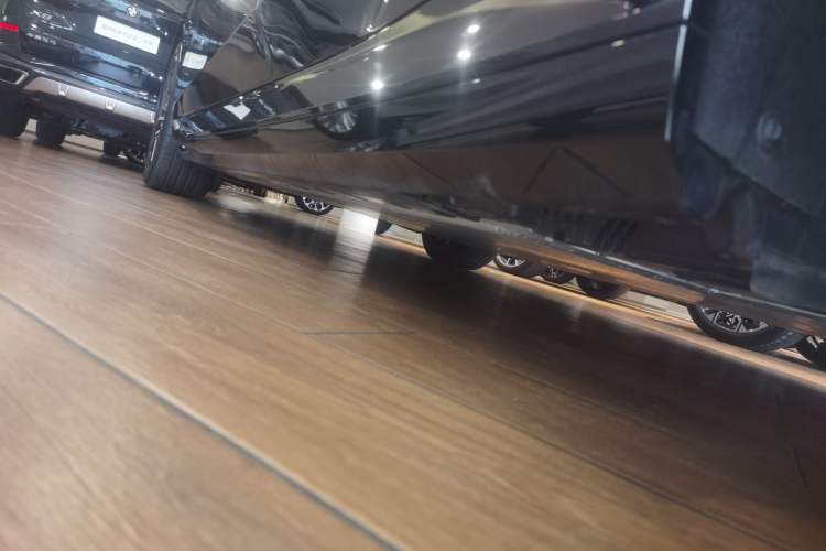 Used BMW i5 2025 eDrive 40L M Sport Package Left Side Sill