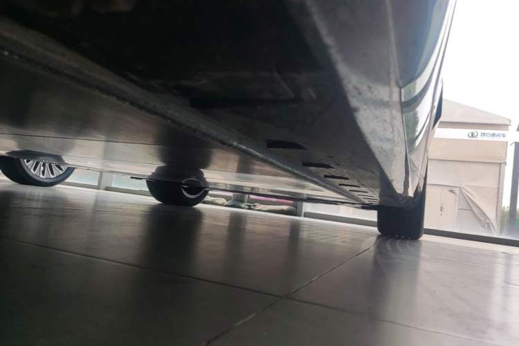Used BMW i5 2025 eDrive 35L M Sport Package Left Side Sill