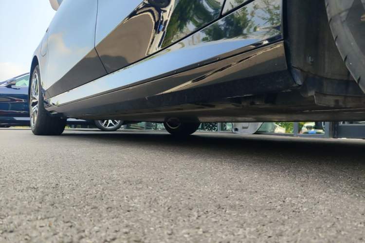 Used BMW i5 2025 eDrive 35L M Sport Package Left Side Sill
