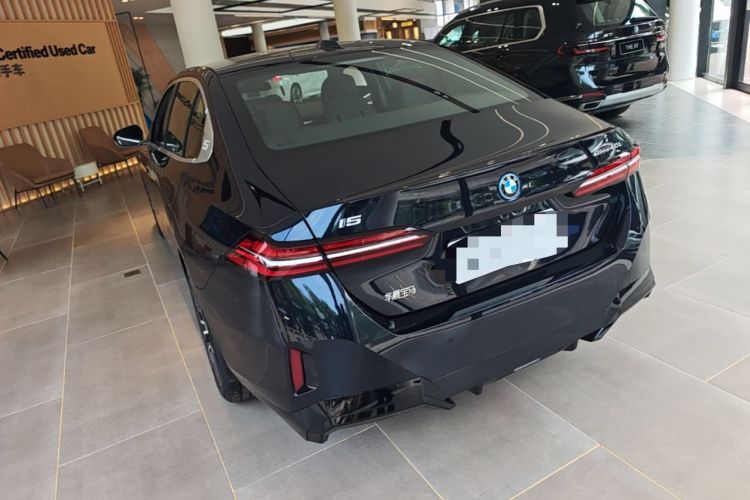 Used BMW i5 2025 eDrive 40L M Sport Package Rear Left 45 Deg