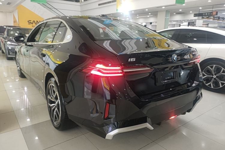 Used BMW i5 2025 eDrive 35L M Sport Package Rear Left 45 Deg