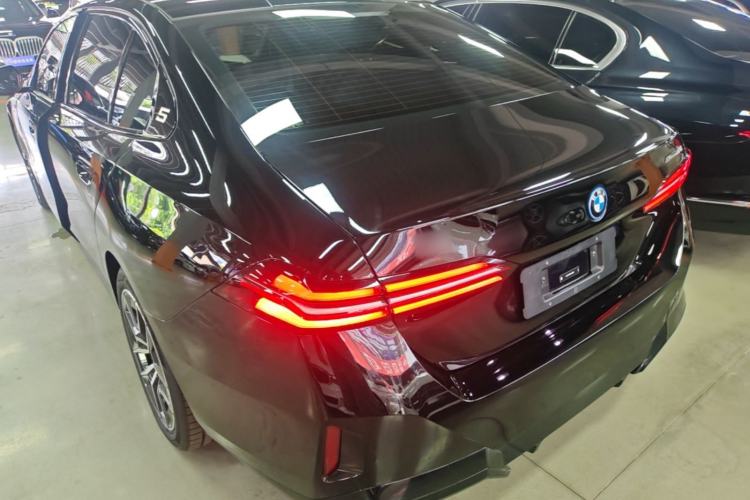 Used BMW i5 2025 eDrive 40L M Sport Package Rear Left 45 Deg