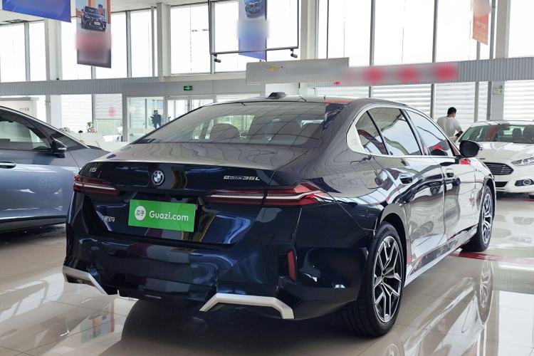 Used BMW i5 2025 eDrive 35L M Sport Package Rear Right 45 Deg