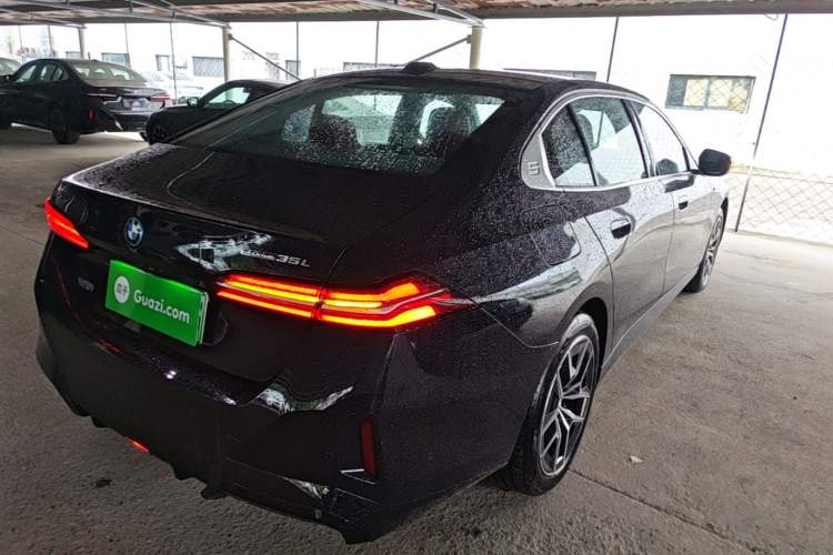 Used BMW i5 2025 eDrive 35L M Sport Package Rear Right 45 Deg