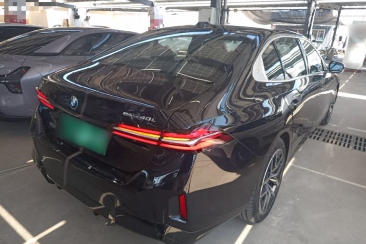 Used BMW i5 2025 eDrive 40L M Sport Package Rear Right 45 Deg