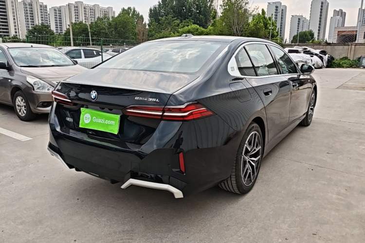 Used BMW i5 2025 eDrive 35L M Sport Package Rear Right 45 Deg