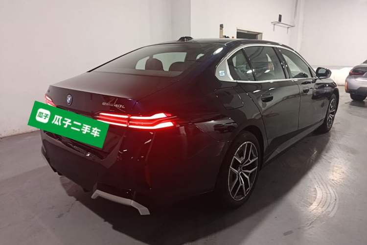 Used BMW i5 2025 eDrive 40L M Sport Package Rear Right 45 Deg