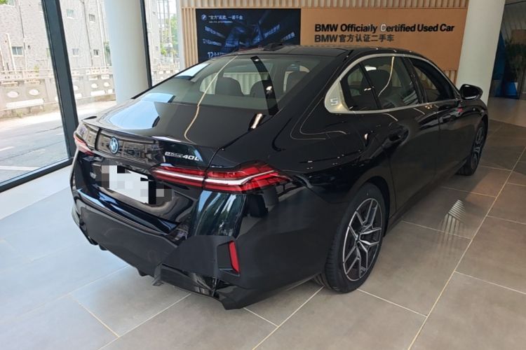 Used BMW i5 2025 eDrive 40L M Sport Package Rear Right 45 Deg