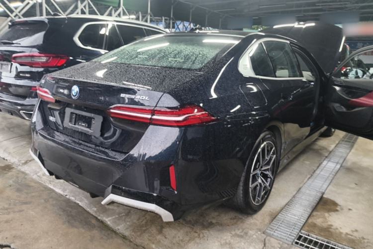Used BMW i5 2025 eDrive 40L M Sport Package Rear Right 45 Deg