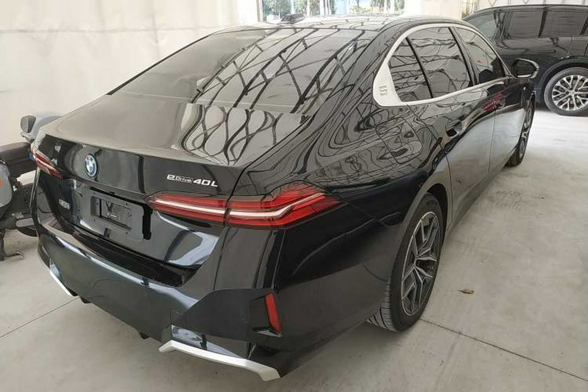 Used BMW i5 2025 eDrive 40L M Sport Package Rear Right 45 Deg