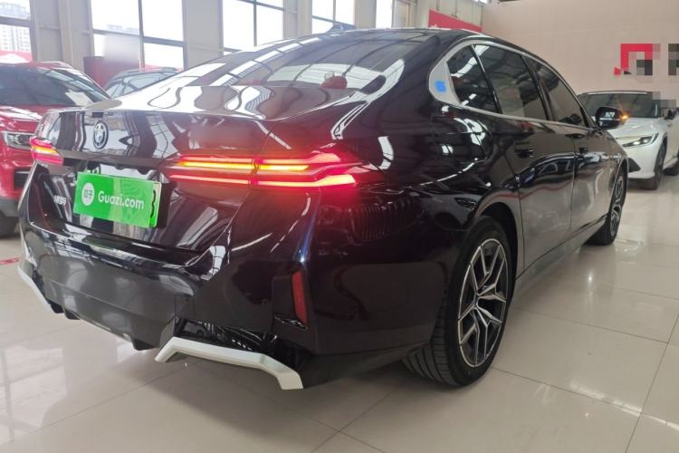 Used BMW i5 2025 eDrive 40L M Sport Package Rear Right 45 Deg