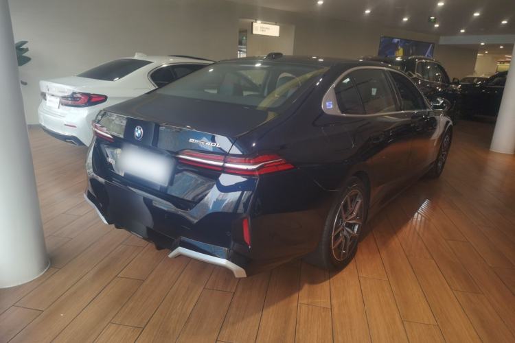 Used BMW i5 2025 eDrive 40L M Sport Package Rear Right 45 Deg
