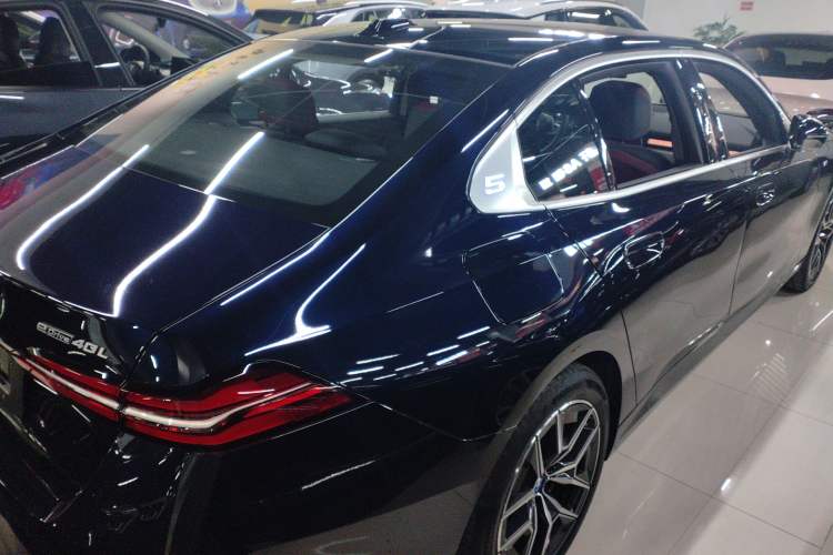 Used BMW i5 2025 eDrive 40L M Sport Package Rear Right 45 Deg