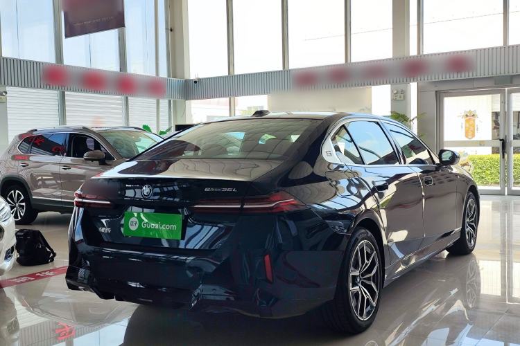 Used BMW i5 2025 eDrive 35L M Sport Package Rear Right 45 Deg