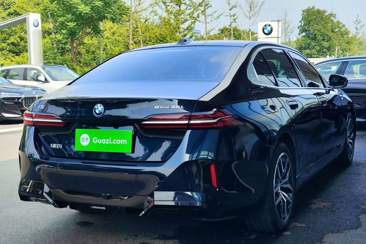 Used BMW i5 2025 eDrive 35L M Sport Package Rear Right 45 Deg