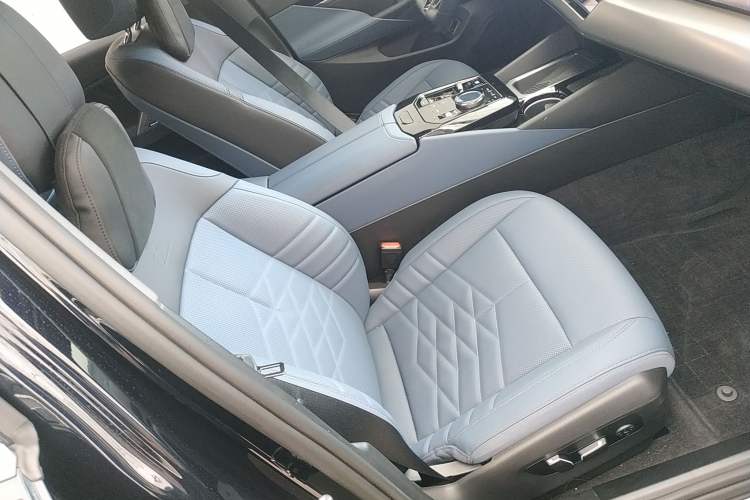 Used BMW i5 2025 eDrive 40L M Sport Package Right Front Seat