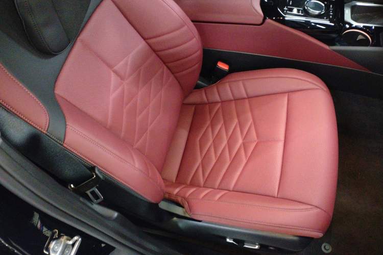 Used BMW i5 2025 eDrive 40L M Sport Package Right Front Seat