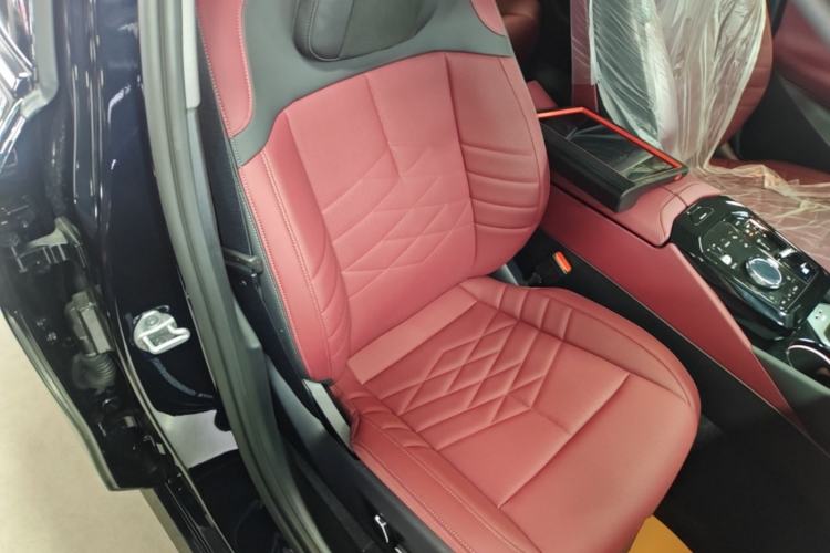Used BMW i5 2025 eDrive 40L M Sport Package Right Front Seat