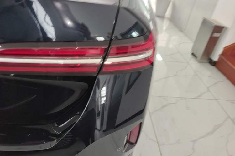 Used BMW i5 2025 eDrive 35L M Sport Package Right Rear Taillight