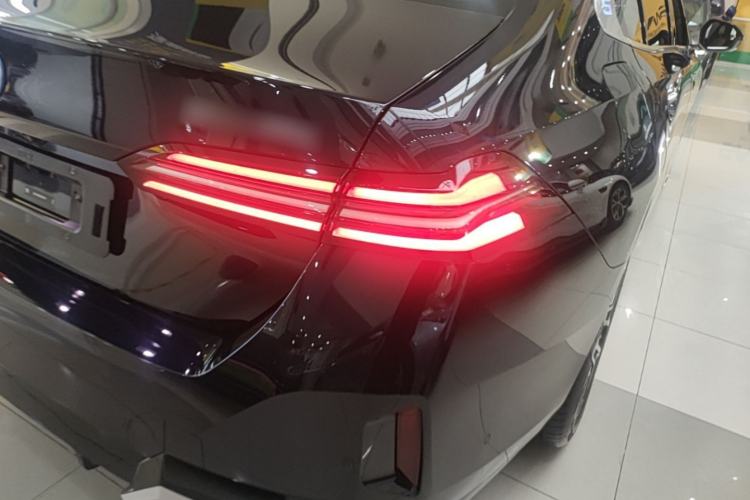 Used BMW i5 2025 eDrive 35L M Sport Package Right Rear Taillight