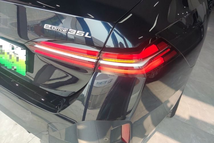 Used BMW i5 2025 eDrive 35L M Sport Package Right Rear Taillight