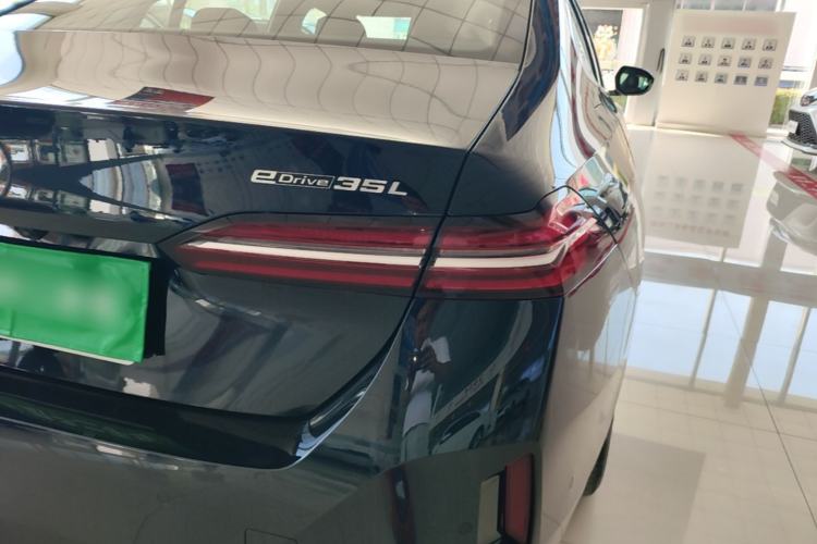 Used BMW i5 2025 eDrive 35L M Sport Package Right Rear Taillight