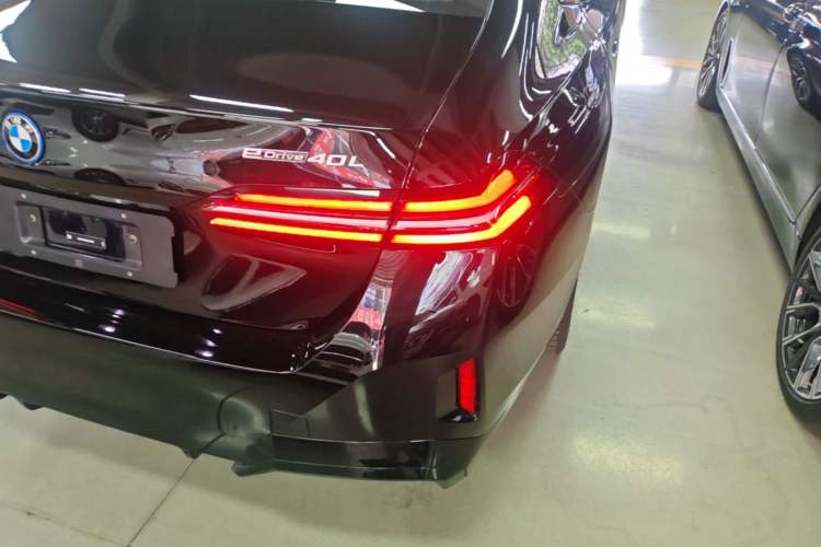 Used BMW i5 2025 eDrive 40L M Sport Package Right Rear Taillight