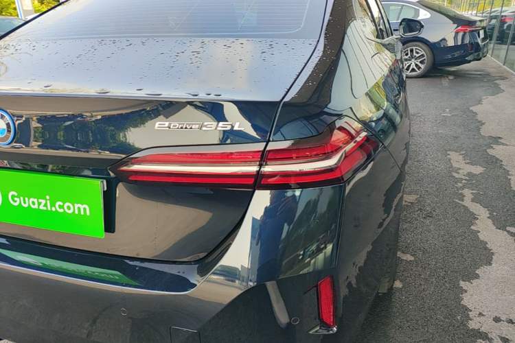 Used BMW i5 2025 eDrive 35L M Sport Package Right Rear Taillight
