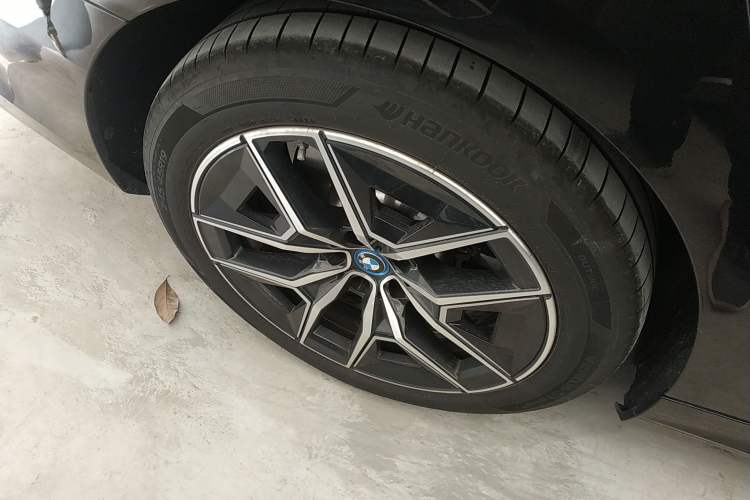 Used BMW i5 2025 eDrive 40L M Sport Package Right Rear Wheel Hub