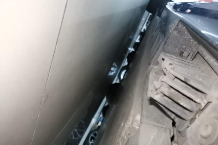 Used BMW i5 2025 eDrive 40L M Sport Package Right Side Sill